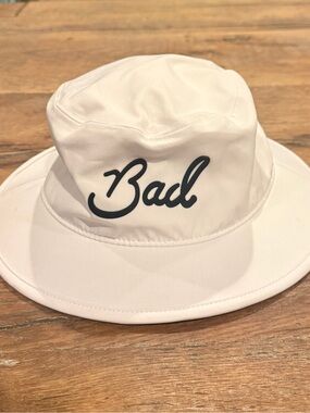 White 'Bad Birdie bucket hat